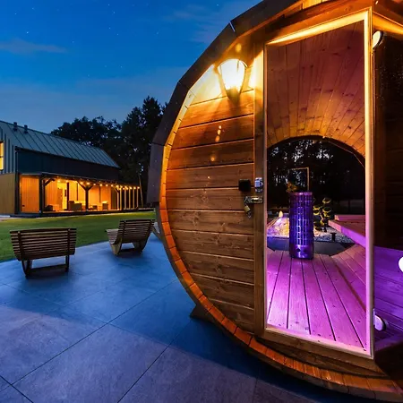 Ksiazeca Dolina Jacuzzi Sauna Dom Caloroczny Dolina Baryczy Prázdninový dům *