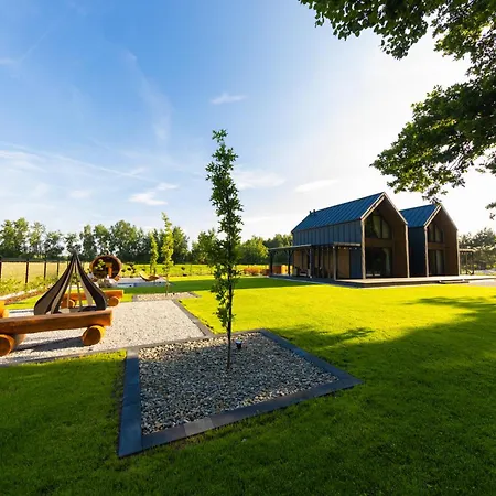 Ksiazeca Dolina Jacuzzi Sauna Dom Caloroczny Dolina Baryczy Prázdninový dům *
