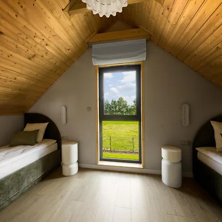 Ksiazeca Dolina Jacuzzi Sauna Dom Caloroczny Dolina Baryczy Prázdninový dům *