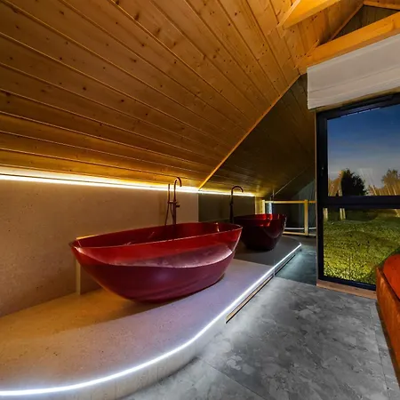 Ksiazeca Dolina Jacuzzi Sauna Dom Caloroczny Dolina Baryczy Prázdninový dům *